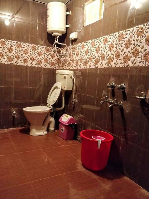 Mochila Youth Hostel Mcleod Ganj Dharamshala Eksteriør billede