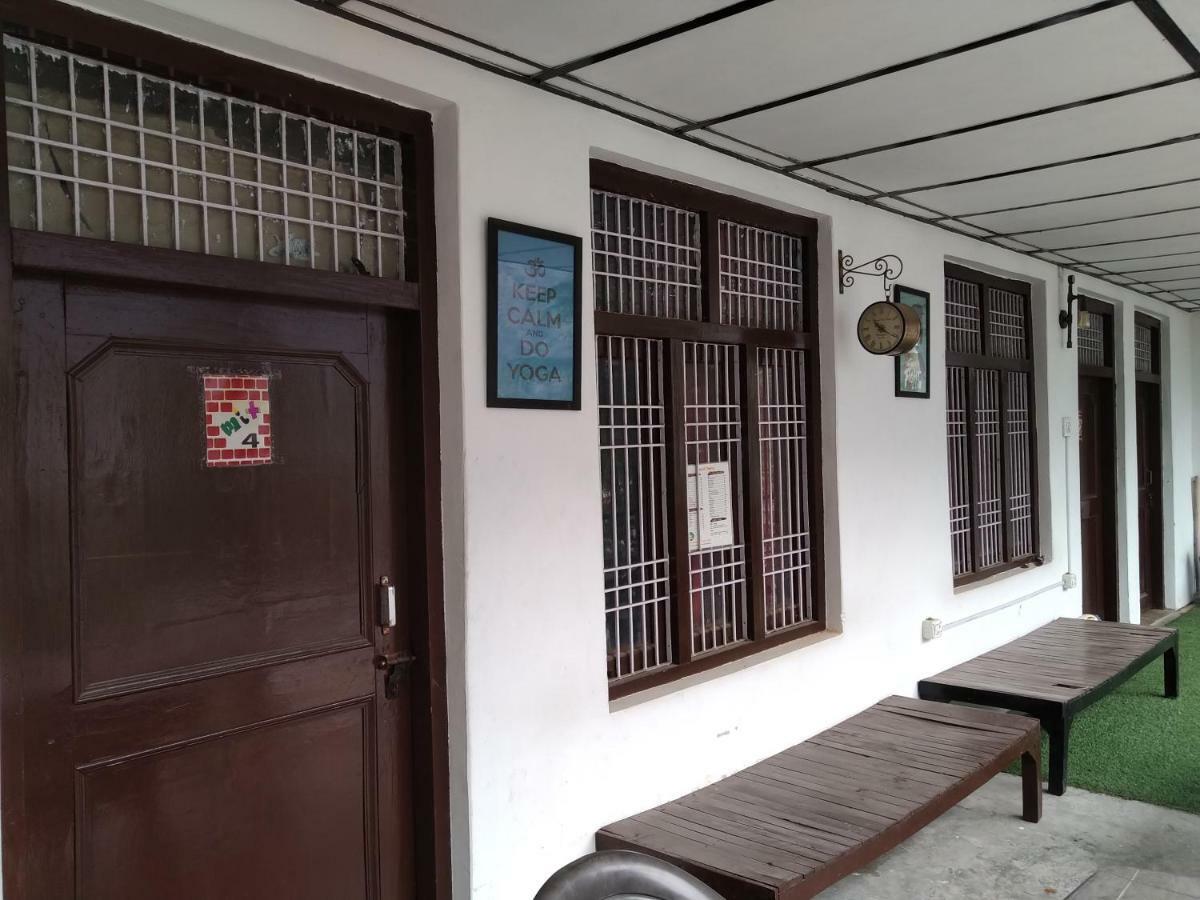 Mochila Youth Hostel Mcleod Ganj Dharamshala Eksteriør billede